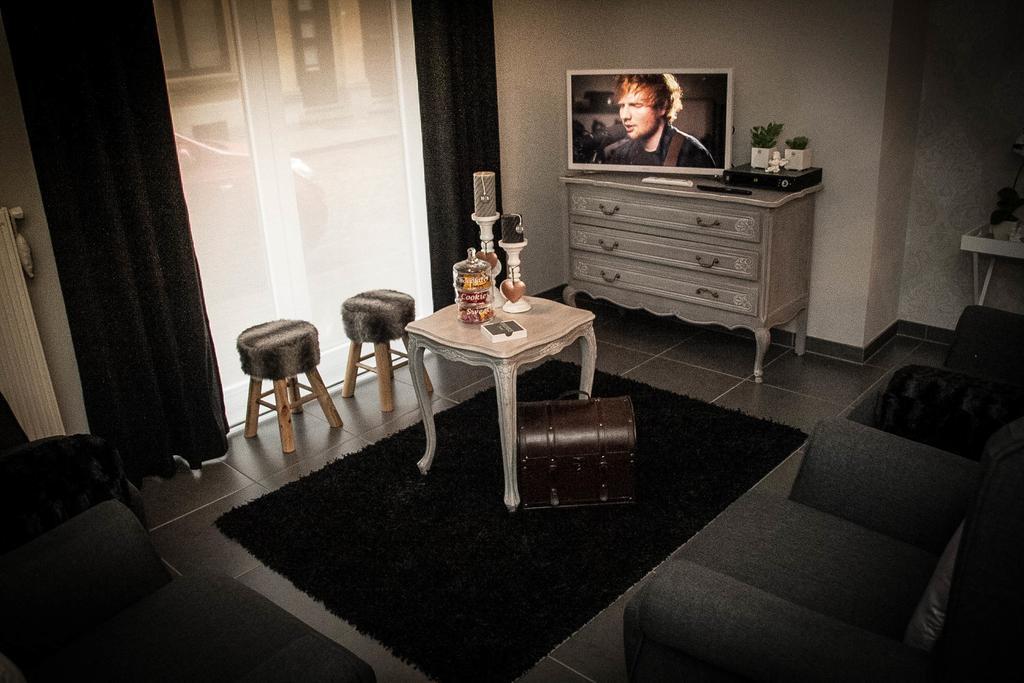 Interbellum Apartment Ieper Bilik gambar