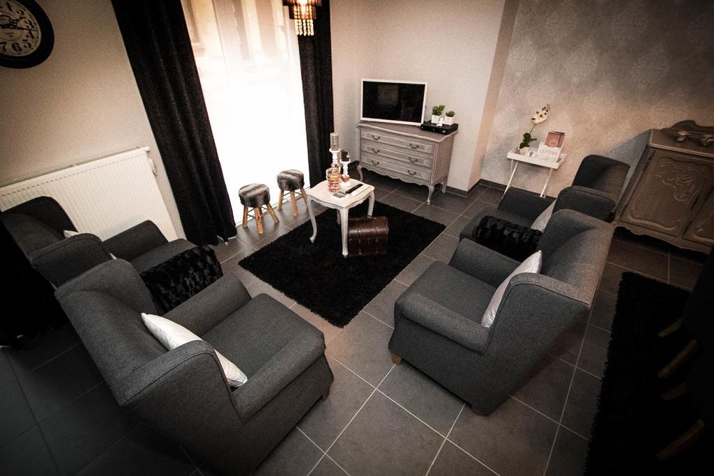 Interbellum Apartment Ieper Bilik gambar