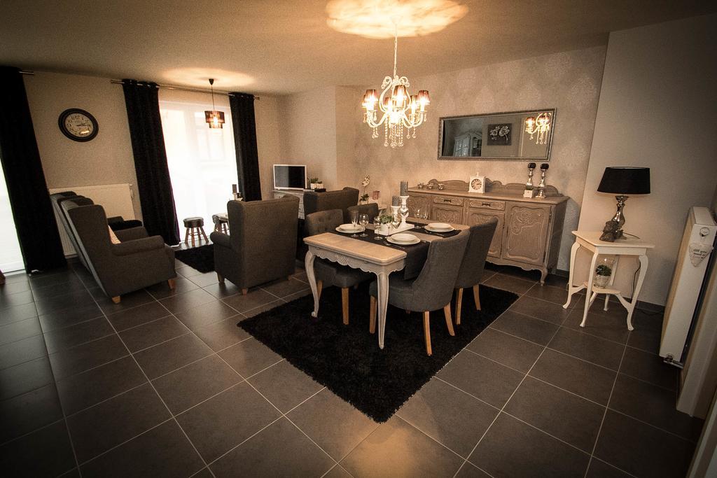 Interbellum Apartment Ieper Bilik gambar