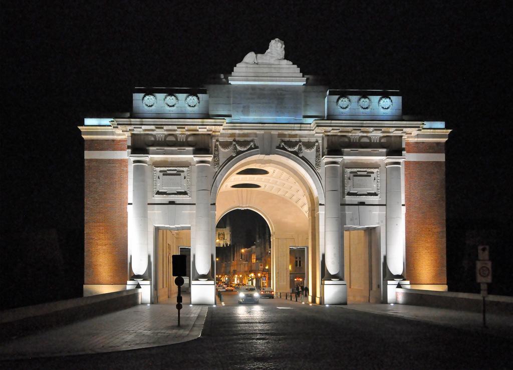 Interbellum Apartment Ieper Bilik gambar